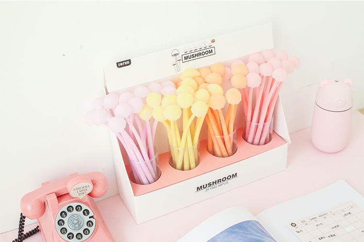 Ручка шариковая синяя Грибочек свет в темноте корпус ассорти гибкий с фигуркой, арт. ZF1992